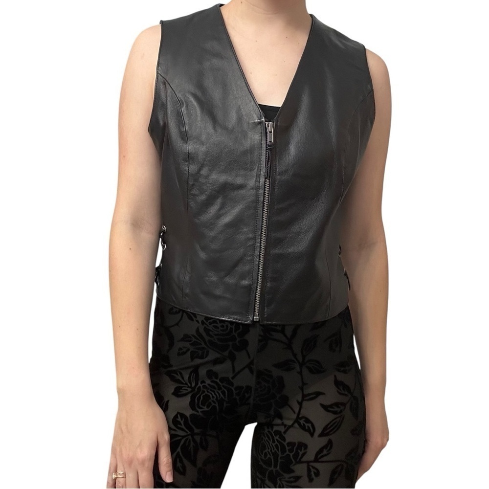 Vintage Wilson’s Leather Vest Black Zip Up Grunge Sleeveless Biker Size Medium